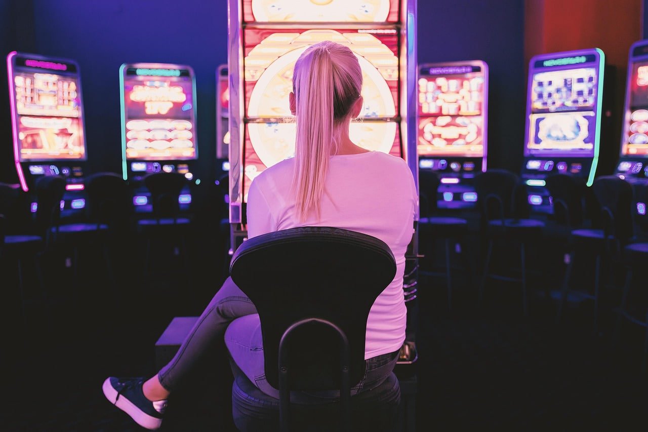 Philippines players enjoying mobile gaming on lvjili platform